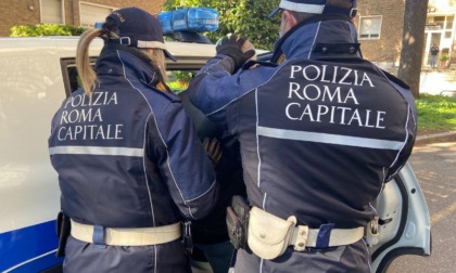 ROMA: ABUVISMO COMMERCIALE, 300 ARTICOLI SEQUESTRATI IN ZONA VATICANO E ZONA PANTHEON