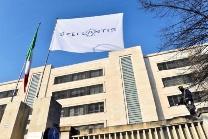 Stellantis, lunedì incontro con i sindacati. Mercoledì Filosa va in Parlamento
