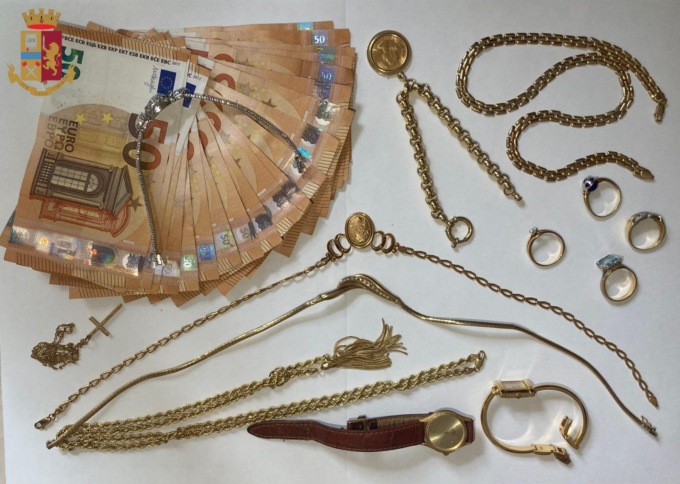 ROMA: TRUFFA AGLI ANZIANI,  DUE ARRESTI E DUE DENUNCE