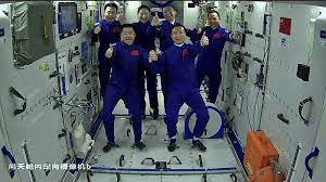 Cina: astronauti Shenzhou-15 completano terza passeggiata spaziale