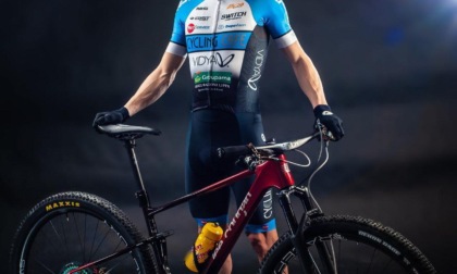 MOUNTAIN BIKE: CRISTIAN COMINELLI CON IL RACING TEAM