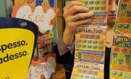 ROMA: IN MANETTE RAPINATORE DI GRATTA E VINCI