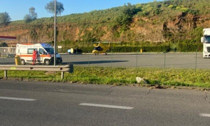 APRILIA: TAMPONAMENTO TRA DUE AUTO, DONNA ELITRASPORTATA