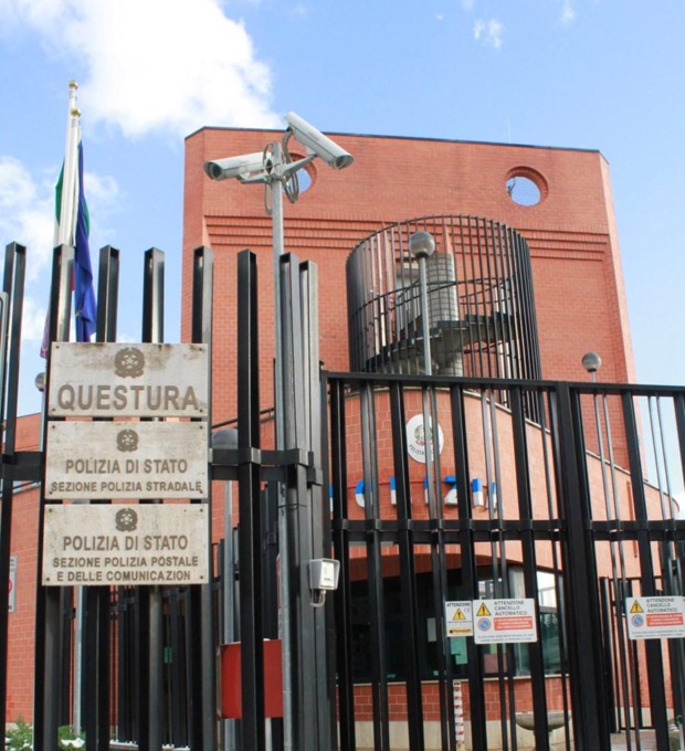 FROSINONE: MINACCIA DI SFIGURARLA CON L’ ACIDO, ARRESTATO