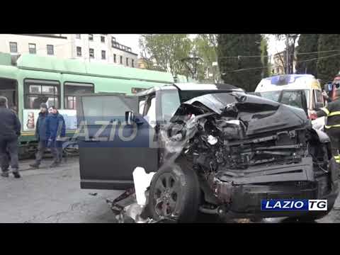 ROMA: INCIDENTE IMMOBILE, “IL SEMAFORO E’ PERFETTAMENTE FUNZIONANTE”
