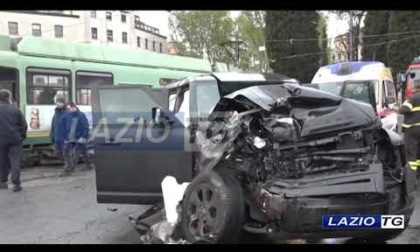 ROMA: INCIDENTE IN AUTO PER IMMOBILE, GIALLO SULLA DINAMICA