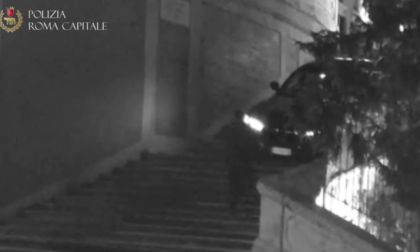 ROMA: CON IL SUV A TRINITA’ DEI MONTI, A GIUDIZIO