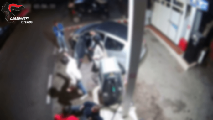 VITORCHIANO: TURISTI TEDESCHI PICCHIATI E RAPINATI, DUE ARRESTI