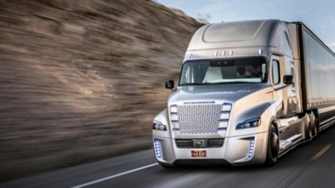 Cina esporta 100 camion intelligenti per carichi pesanti in Kazakistan