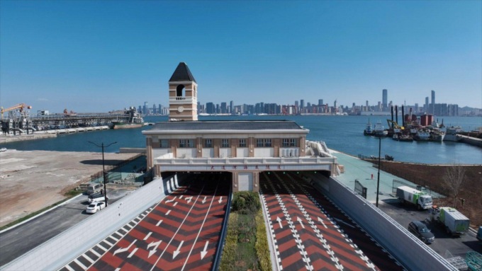 Cina: apre al traffico tunnel stradale sottomarino a Dalian