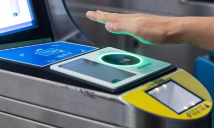 Cina: Pechino, ingresso alla metropolitana con scansione del palmo