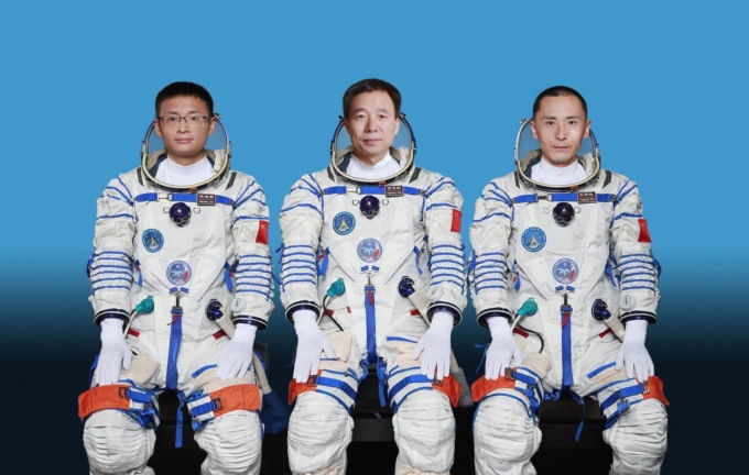 Cina: presenta equipaggio Shenzhou-16 per missione in stazione spaziale