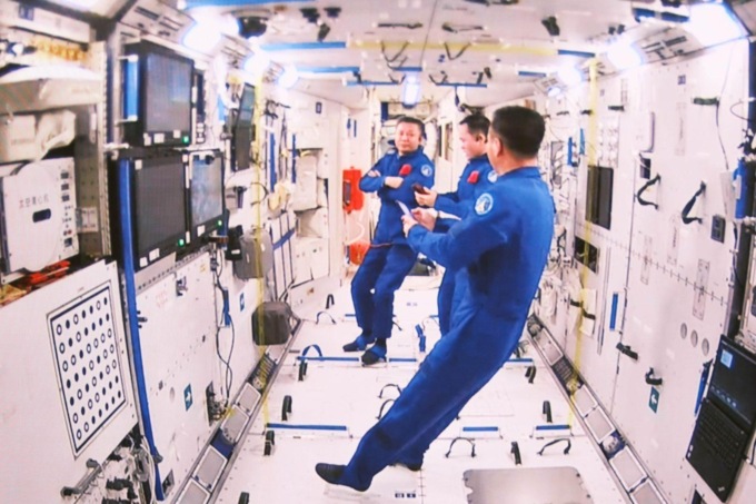 Cina: Shenzhou-16 si aggancia a combinazione di stazione spaziale (1)