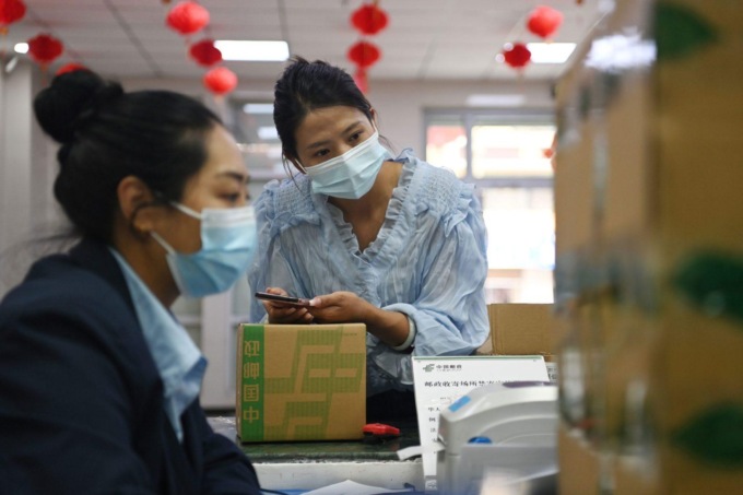 Cina: settore corrieri raggiunge prima traguardo di consegne nel 2023