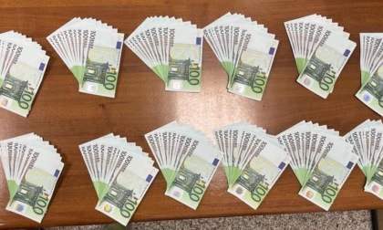 FIUMICINO: IN AEROPORTO CON LE BANCONOTE FALSE