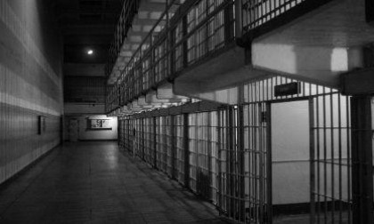 ROMA/CASSINO: DETENUTI AGGREDISCONO DUE AGENTI