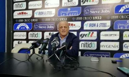 CALCIO: LATINA, DI GIUSEPPE AI SALUTI