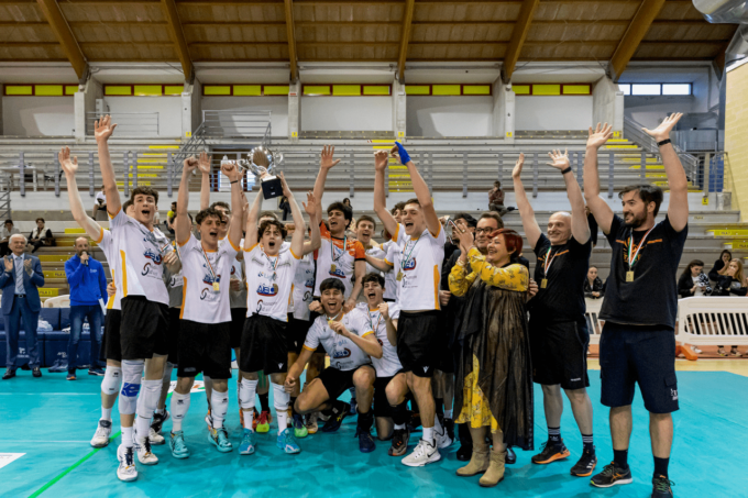 PALLAVOLO GIOVANILE: FENICE E CASAL DE PAZZI CAMPIONI REGIONALI UNDER 19 E UNDER 18