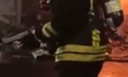 ROMA: OFFICINA MECCANICA IN FIAMME