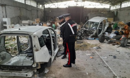 ROMA: AUTO RUBATE E SMONTATE, DUE ARRESTI