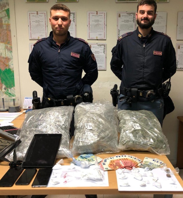 ROMA: CONTROLLI A PONTE MILVIO, 8 ARRESTI E 10 CHILI DI DROGA SEQUESTRATI
