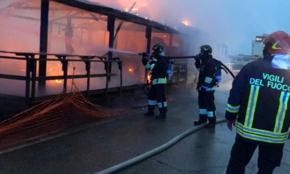 LATINA: ALTRO CHIOSCO IN FIAMME AL LIDO