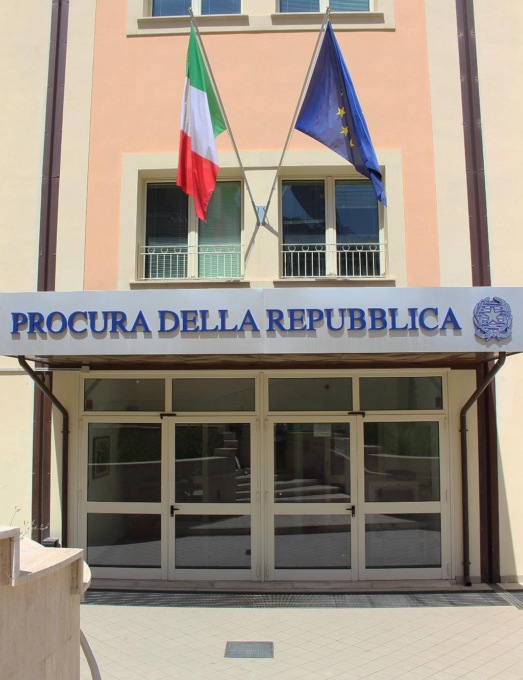 ROMA: VIOLENZE SESSUALI SU MINORI, ARRESTATO PROF DI RELIGIONE