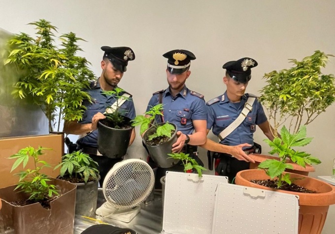 ROMA: SPACCIO DI DROGA, 8 ARRESTI