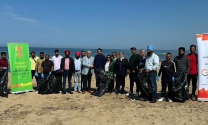 SABAUDIA: PULIZIA SPIAGGE, INIZIATIVA DELL’AMBASCIATA INDIANA