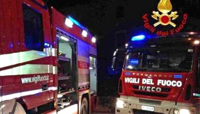 TOR BELLA MONACA, SETTE AUTO A FUOCO NELLA NOTTE
