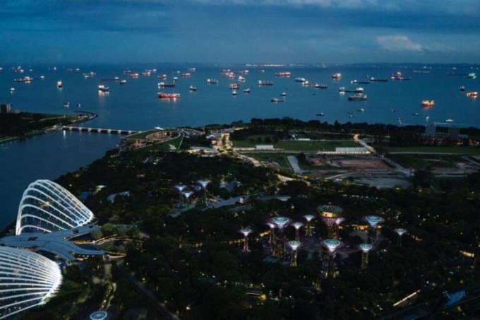 A Singapore per immortalare “NeWater”: il nuovo scatto sostenibile di Guindani per Banca Generali