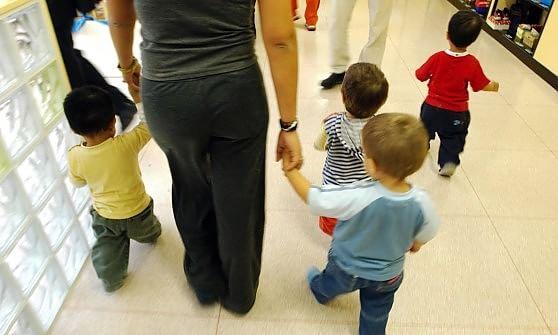 VITERBO: MALTRATTAMENTI ALL’ASILO, MAESTRA SOSPESA PER UN ANNO