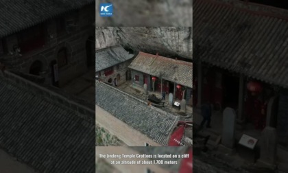 Cina: scorcio delle grotte del tempio di Jindeng nello Shanxi