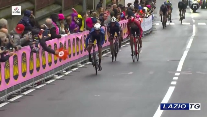 ROMA: GIRO D’ITALIA, STRADE CHIUSE E BUS DEVIATI