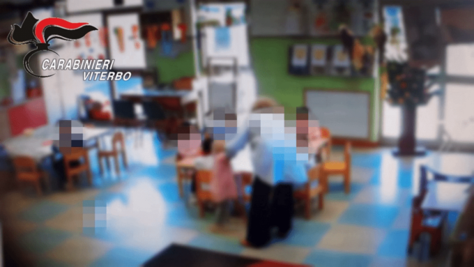 VITERBO: URLA E INSULTI AI BAMBINI, MAESTRA INDAGATA