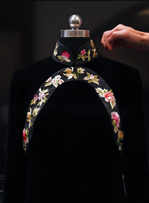 Cina: un erede del cheongsam di Longfeng a Shanghai (2)