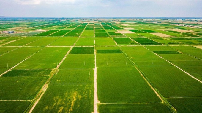 Cina: Mongolia Interna, città di Bayannur vista dall’alto (3)