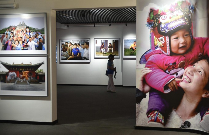 Cina: festival di fotografia a Sanmenxia (2)