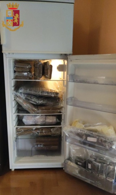 COLLEFERRO: ARRESTATO CON CENTO CHILI DI DROGA IN CASA