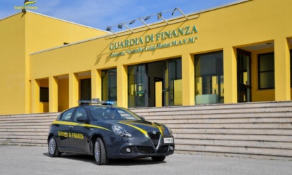 RIETI: AUTO DI LUSSO E ROLEX, MAXI SEQUESTRO A IMPRENDITORE