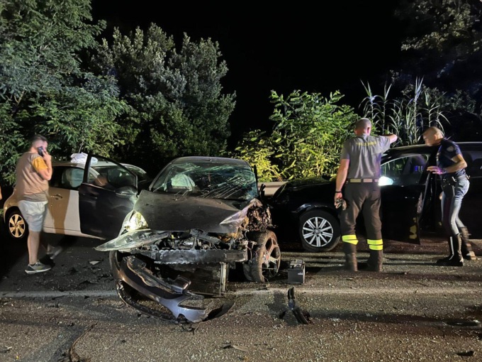 M.S.BIAGIO: INCIDENTE, FERITI TRE GIOVANI