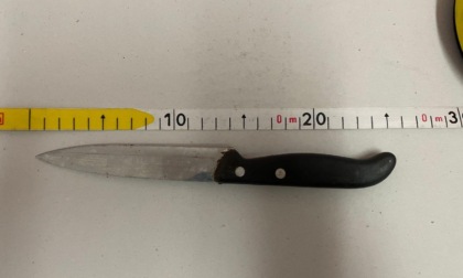 GAETA: ACCOLTELLA IL FRATELLO E LA COMPAGNA, ARRESTATO