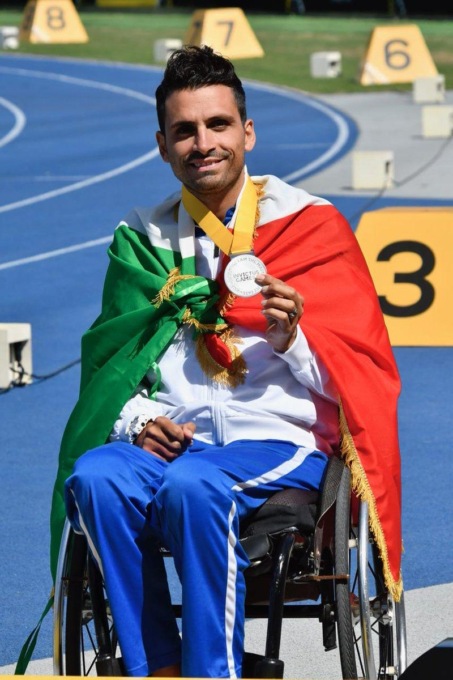 PRIMATI E DELIZIE: A MASSIMO SAPIO IL PREMIO “OLTRE LE BARRIERE”