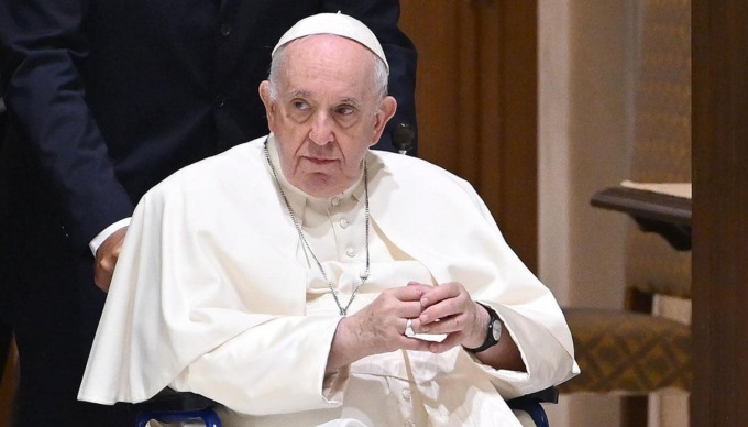 Papa Francesco, il Vescovo Mariano Crociata invita i fedeli a pregare per il Santo Padre