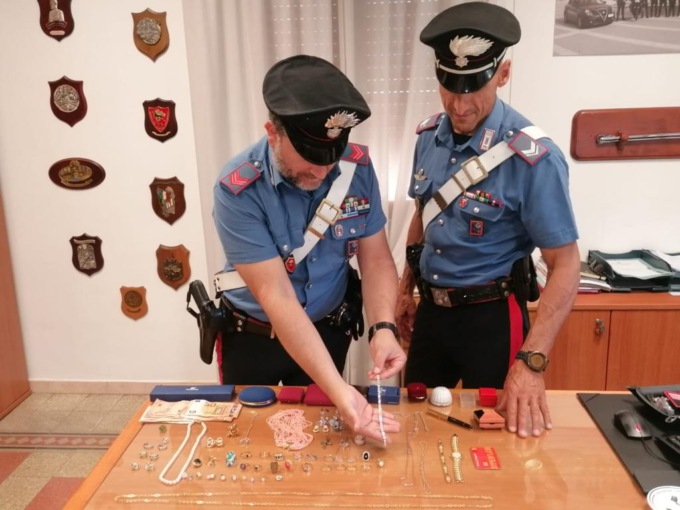 CERVETERI: TRUFFANO ANZIANA, GIOVANI ARRESTATI