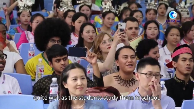 Cina: Guizhou, studenti internazionali sperimentano culture etniche