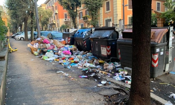 ROMA: CONTINUA L’EMERGENZA RIFIUTI IN STRADA