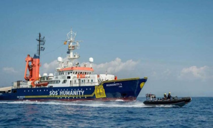 CIVITAVECCHIA: HUMANITY 1 SBARCA 30 MIGRANTI