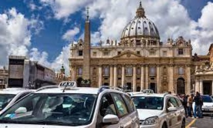 ROMA: TAXI, LA PROTESTA DEI DISABILI IN CAMPIDOGLIO