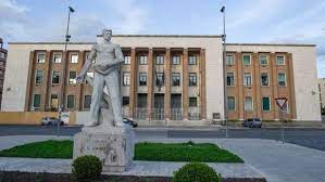 LATINA: MOLESTIE SESSUALI, MEDICO INDAGATO